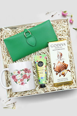 Kupa & Yeşil Yumuşak Deri Cüzdan & Godiva Çikolata & Eyüp Sabri Tuncer El Kremi Hediye Set