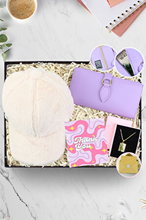 Mor Yumuşak Deri Cüzdan & Peluş Şapka & Gold Renk Çelik Mektup Kolye Hediye Seti