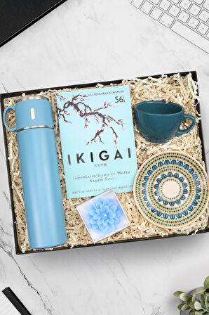 Ikigai Kitabı & Mavi Bardaklı Çelik Termos & Mum & Lacivert Çay ve Kahve Fincanı Hediye Seti