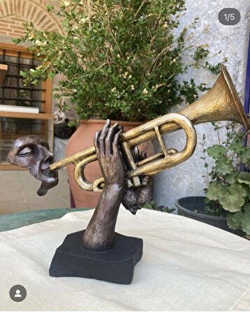 Trompet Çalan Eller Müzik Dekor Ürünü