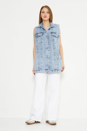 Açık Mavi Oversize Kot Yelek – Modern ve Zamansız Şıklık