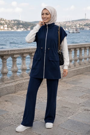 Lacivert Yelekli 2’li Takım – Modern, Rahat ve Şık Günlük Kombin