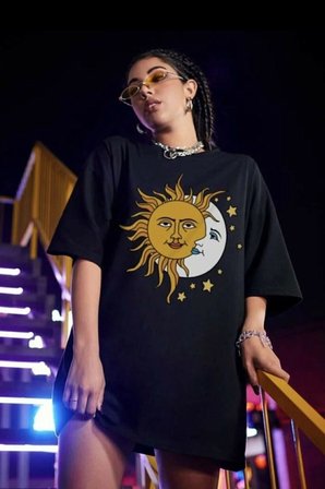 Evren Temalı Tasarım Tshirt