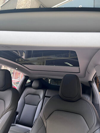 2025+ TESLA MODEL Y (YENİ)  JUNIPER İÇİN ELEKTRİKLİ TAVAN PERDESİ