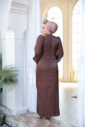 Drape Detaylı Koyu Kahverengi Tesettür Abiye Elbise 50193KKH