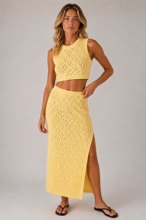Ajurlu Triko Crop Bluz & Yırtmaçlı Midi Etek Takım