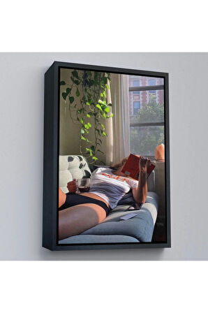 Ahşap Çerçeveli Kitap Okuyan Kadın Tablosu-7743