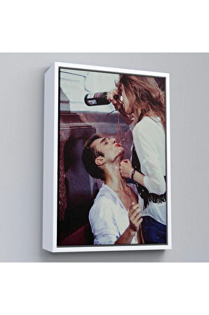 Ahşap Çerçeveli Şişeden Şarap Döken Kadın Tablosu-7769