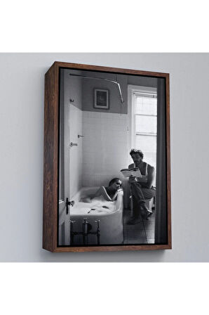 Ahşap Çerçeveli Küvetteki Kadına Kitap Okuyan Adam Tablosu-7815