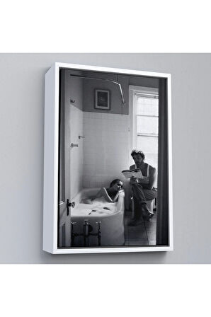 Ahşap Çerçeveli Küvetteki Kadına Kitap Okuyan Adam Tablosu-7815