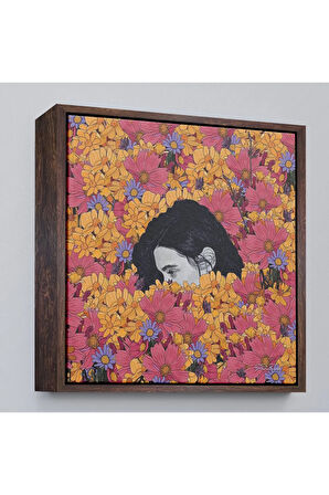 Ahşap Çerçeveli Çiçekler Arasındaki Kadın Tablosu-8319