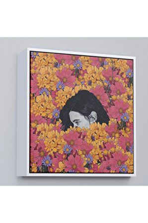 Ahşap Çerçeveli Çiçekler Arasındaki Kadın Tablosu-8319