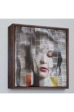 Ahşap Çerçeveli Gazete Ve Dergilerden Kadın Tablosu-8365