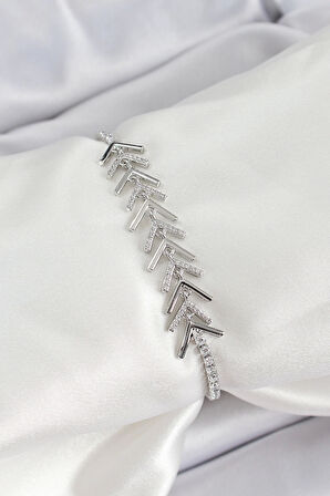 Pirinç Gümüş Renk Zirkon Taşlı Balık Sırtı Kadın Bileklik