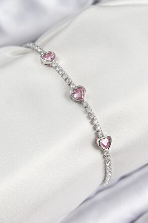Pirinç Zirkon Taşlı Pembe Kalp Model Gümüş Renk Kadın Bileklik