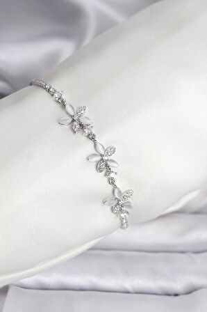 Çiçek Model Zirkon Taşlı Gümüş Renk Pirinç Su Yolu Kadın Bileklik