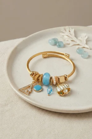 Mavi Deniz Kabuğu Model Gold Renk Charmlı Bileklik