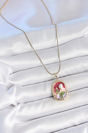 316L Çelik Gold Renk Zincir Mix Renk İncili Çiçek İşlemeli Portre Model Kadın Kolye