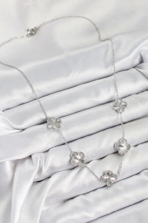 Pirinç VIP Yonca Model Gümüş Renk Kadın Kolye