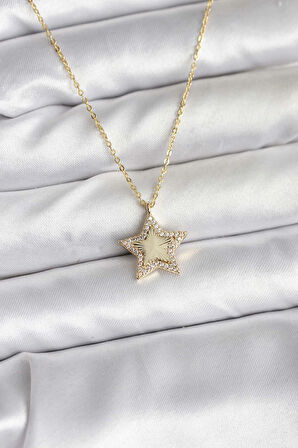 Pirinç Gold Renk Zincirli Yıldızlı Model Kadın Kolye