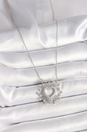 316L Çelik Gümüş Renk Zirkon Taşlı Kalp Model Kadın Kolye