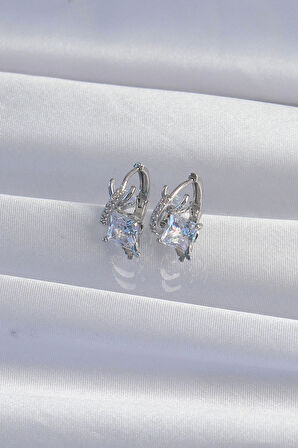 Pirinç Gümüş Renk İri Zirkon Taşlı Kıvrımlı Minimal Kelebekli Halka Küpe