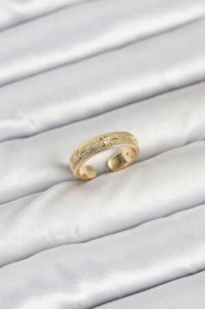 Pirinç Gold Renk Zirkon Taşlı Kutup Yıldızı Model Kadın Yüzük