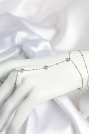Pirinç Gümüş Renk Yonca Model Kadın Şahmeran