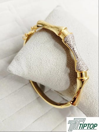 ZİRKON TAŞLI GOLD RENK KELEPÇE BİLEKLİK