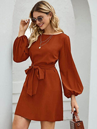 TUA MODA Kadın Uzun Kollu Kayık Yaka Belden Kuşaklı Kısa Ithal Krep Elbise