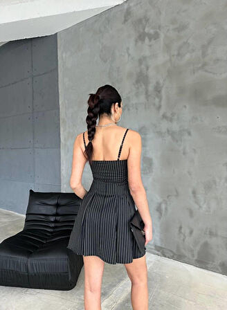TUA MODA ASKILI ÇİZGİLİ POLYVİSKON KISA ELBİSE KALIN PİLELİ - Siyah