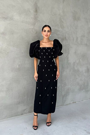 TUA MODA Siyah İşlemeli Kolu Garnili Elbise