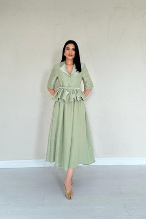 TUA MODA Yeşil İnce Kemerli Fırfırlı Ceket Ve Büzgülü Etek Takım