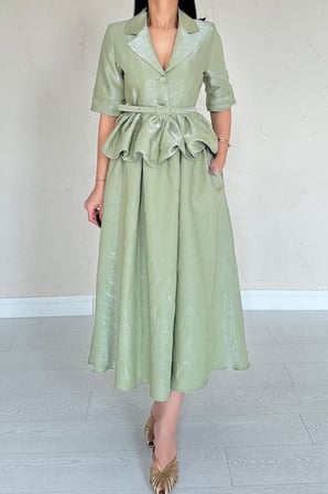 TUA MODA Yeşil İnce Kemerli Fırfırlı Ceket Ve Büzgülü Etek Takım