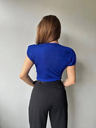 TUA MODA Kadın V Yaka Vatka Detay Kolsuz Dökümlü Bluz