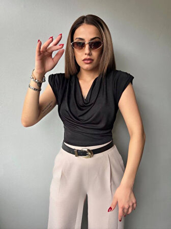TUA MODA Kadın V Yaka Vatka Detay Kolsuz Dökümlü Bluz