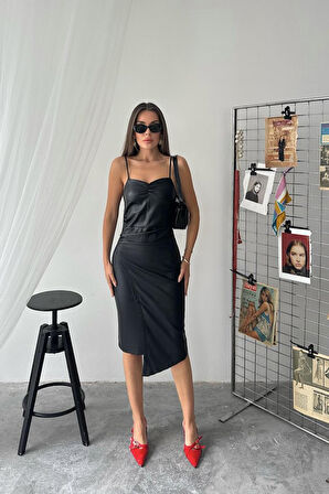 TUA MODA Siyah Pileli Kısa Deri Elbise