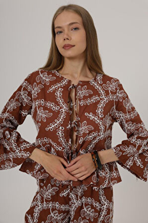 TUA MODA Fiyonk Bağlamalı Brode Bluz - Kahve