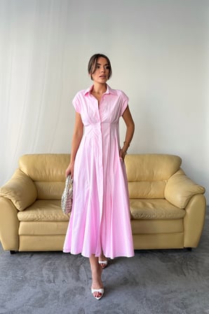 TUA MODA KOLSUZ VATKALI ÖNDEN DÜĞMELİ  BEL PENS DETAYLI POPLİN ELBİSE - Pembe