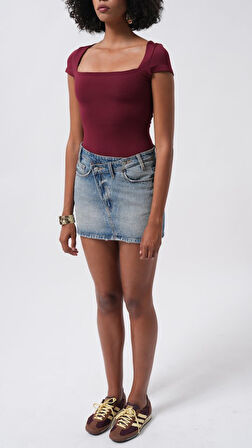 TUA MODA Pencere Detay Mini Dekolte Bluz