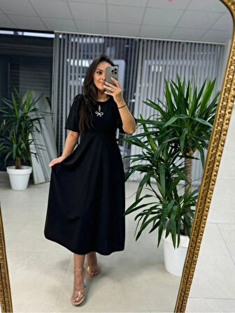 TUA MODA Kadın Kısa Kollu Bisiklet Yaka Fiyonk Broşlu Midi Janjan Krep Elbise