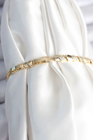 TUA MODA Pirinç Gold Renk Zirkon Taşlı Balık Sırtı Model Kadın Bileklik