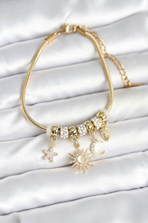 TUA MODA Pirinç Gold Renk Ay ve Güneş Charmlı Kadın Bileklik
