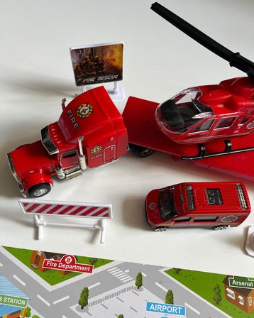 Oyuncak Helikopter Tır ve Araba Seti Kırmızı | 33 Cm Tır | 20 Cm Helikopter | 8 Cm Araba ve Aksesuarlar 