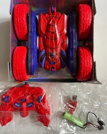 Uzaktan Kumandalı Spiderman Renk Full Fonksiyon | 2.4 Ghz Şarjlı | Işıklı Buhar Atan | 360 Derece Dönebilen Akrobat Araba
