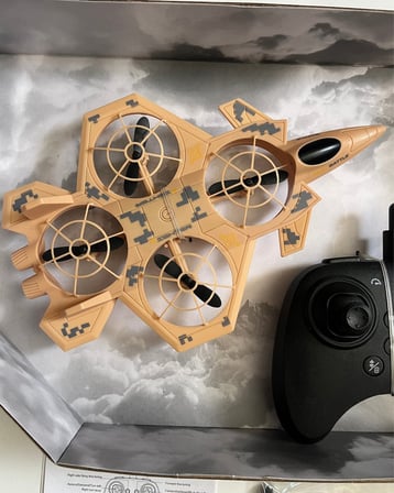 Uzaktan Kumandalı Kahverengi Uçak Dron | 2.4Ghz 360 Derece Dönen | Otomatik İniş Kalkış