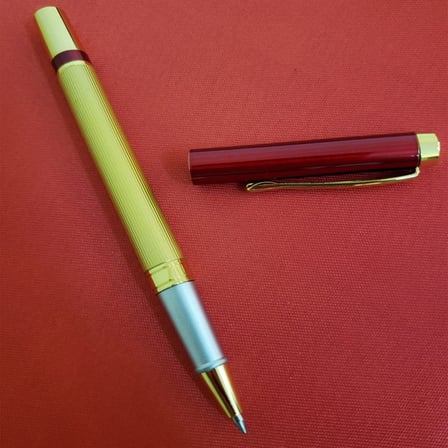 Özel Üretim Şık Aksesuar Amire Hediye Yazım Gereci Kutulu Kırmızı Gold Tasarım Roller Kalem