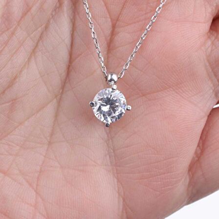 925 Ayar Gümüş 1,30 ct Pırlanta Görünümlü Tek Taş Kolye