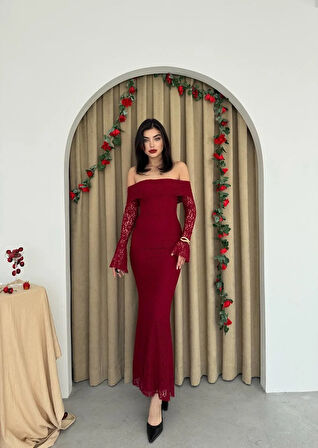Madonna Yaka Tasarım Dantel Elbise