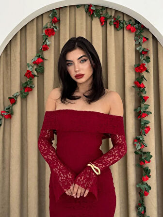 Madonna Yaka Tasarım Dantel Elbise